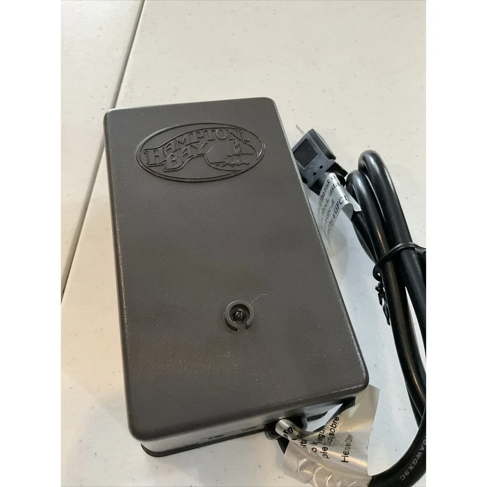 Hampton Bay Power Unit 585 841‎ Landscape Lighting Transformer 150W for 12 Volt